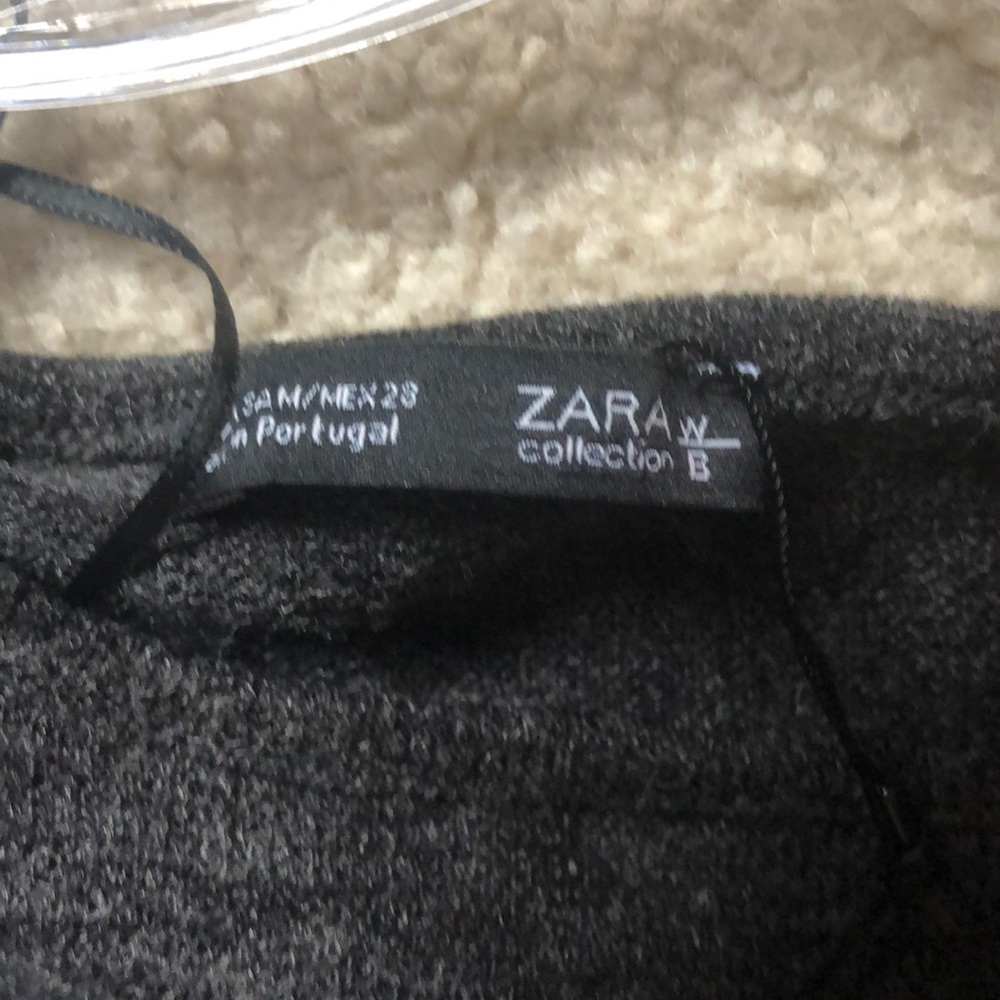 Cold shoulder sweater - Picture 4 of 4